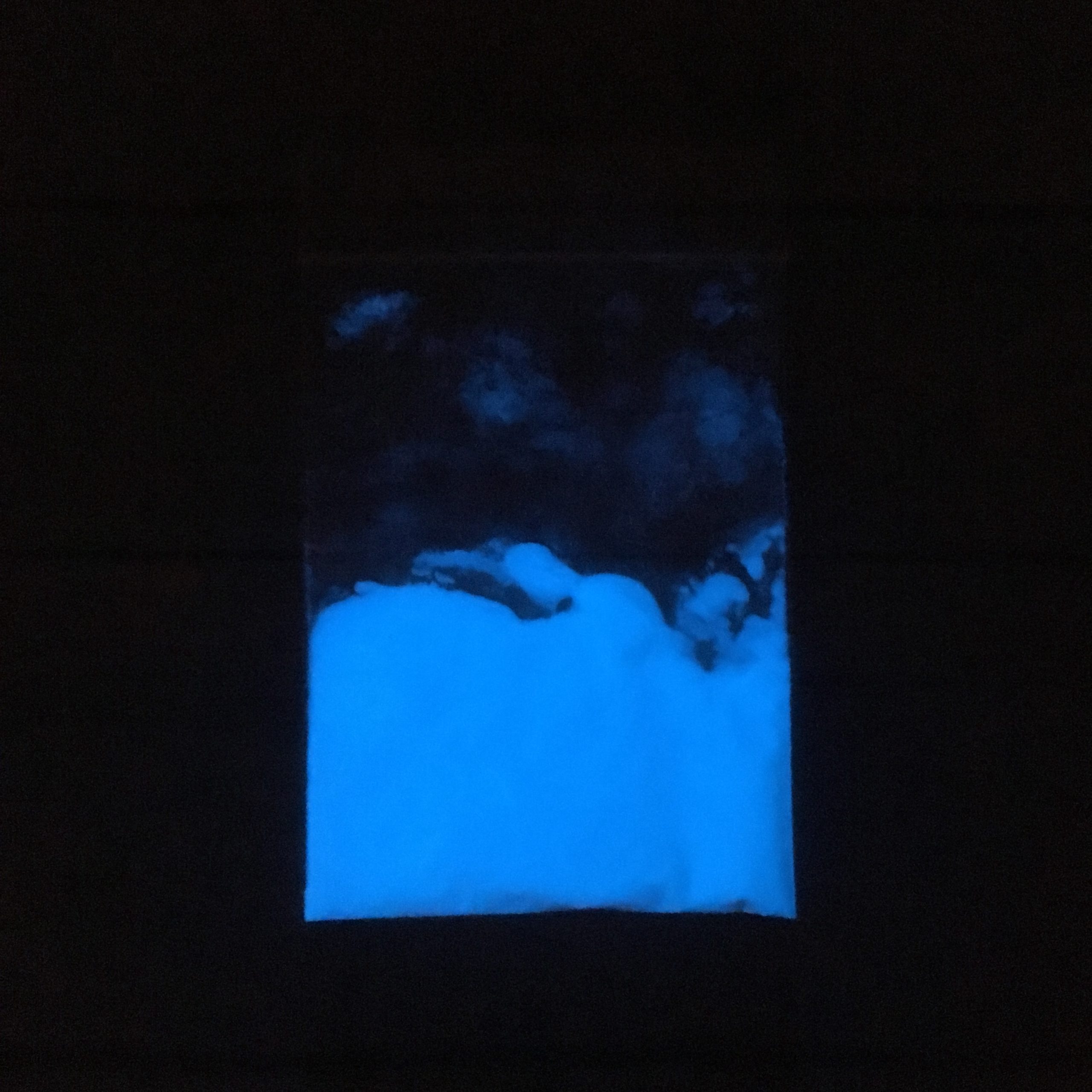 White to Blue Glow-in-the-Dark powder